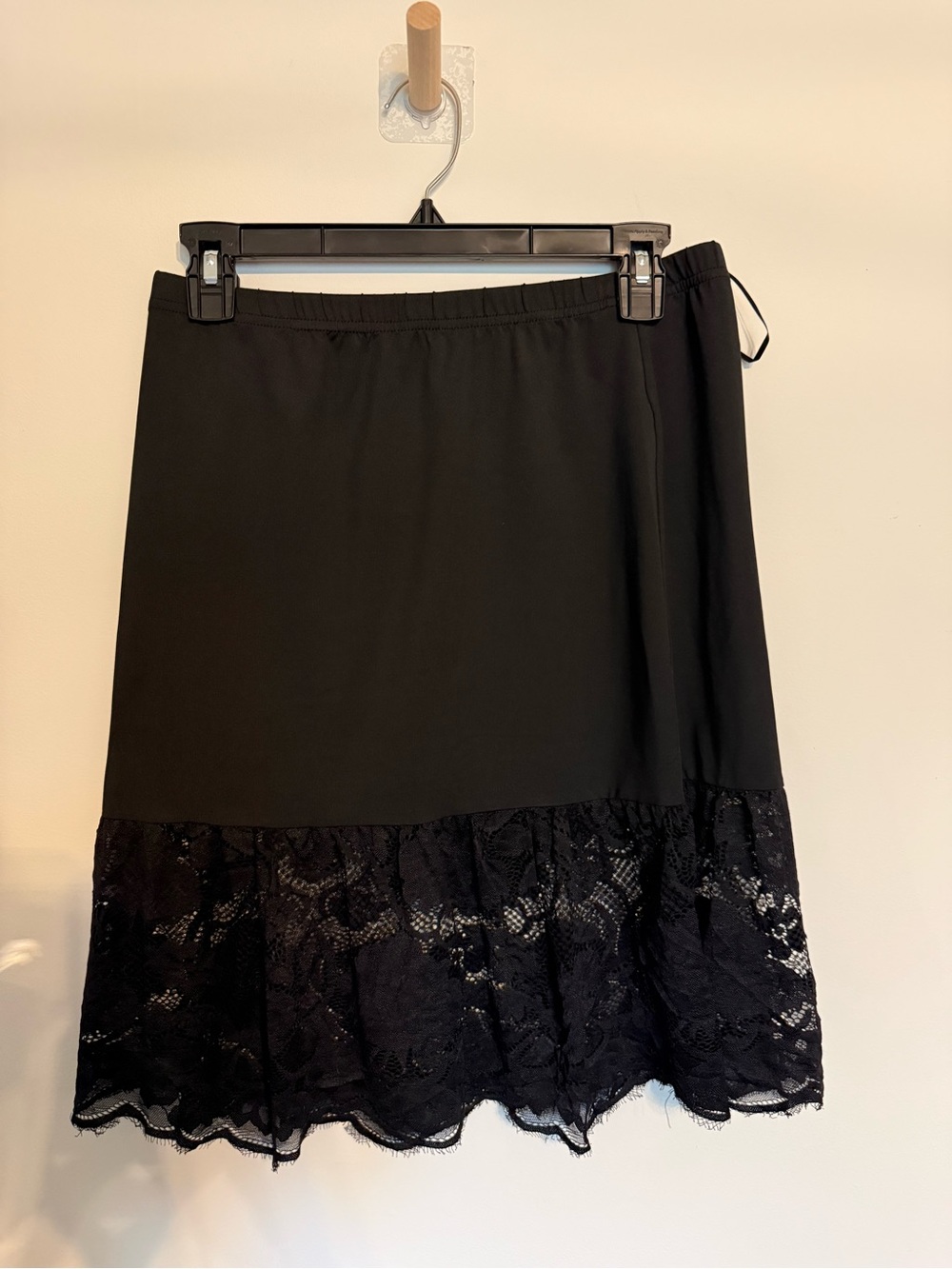 Classic Black Lace-Trim T shirt extender skirt. Slip